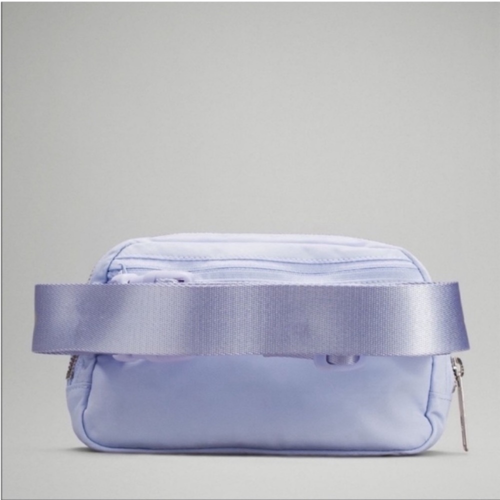 BRAND NEW LULULEMON BELT BAG - Picture 2 of 11